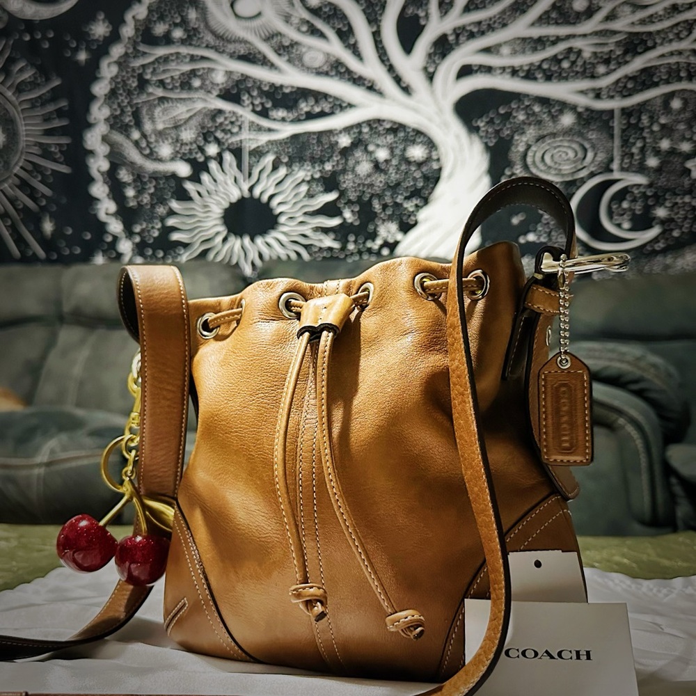 Vintage Coach soho shoulder Bag Tan Leather Drawstring Bag - Picture 7 of 16